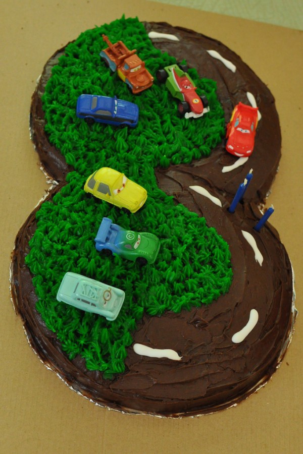 Lightning McQueen birthday cake -- step-by-step instructions and photo tutorial